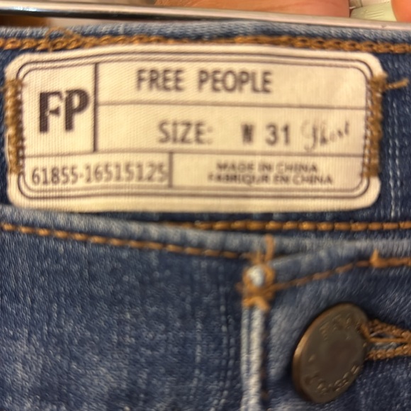 Free People Distressed ripped high rise Jeans size 31 short - Picture 8 of 8